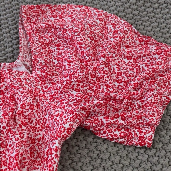 Francesca‘s red and white floral dress - Picture 4 of 7
